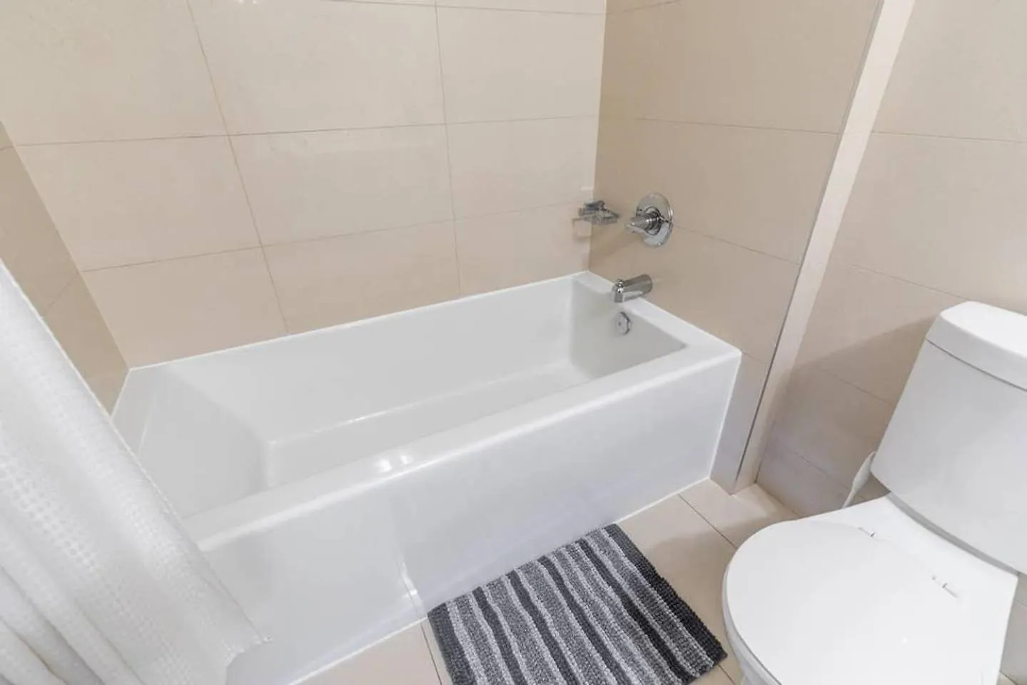 Luxurious Condo 1Br-King Bed With Panoramic Views Toronto Ferienhaus