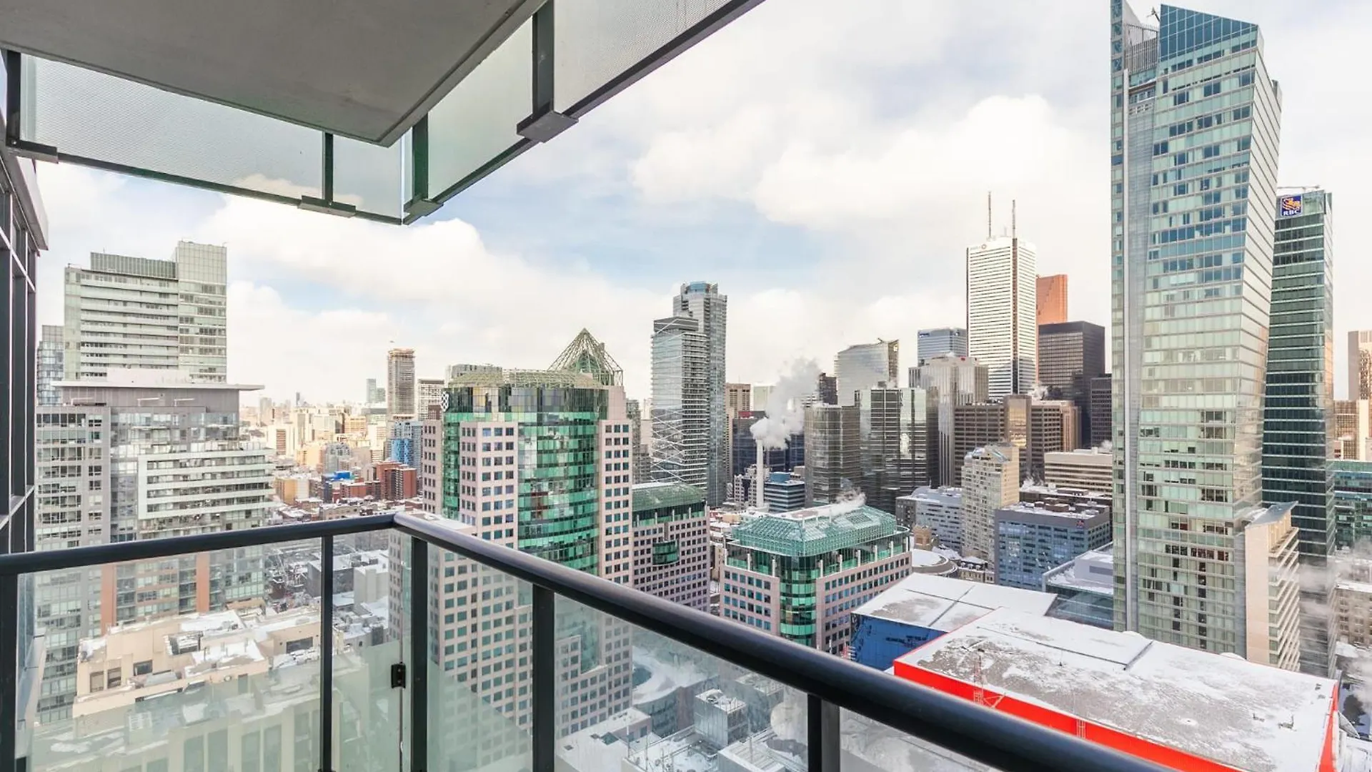 Ferienhaus Luxurious Condo 1Br-King Bed With Panoramic Views Toronto